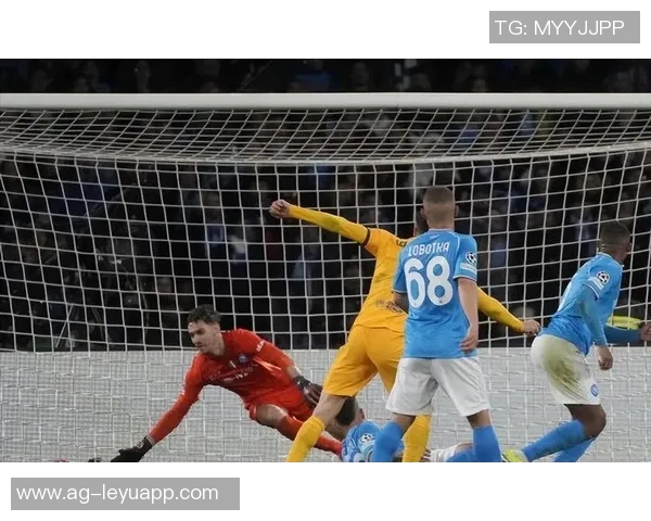 贾府后卫板仓滉震惊于欧冠前一天被通知踢后腰位置