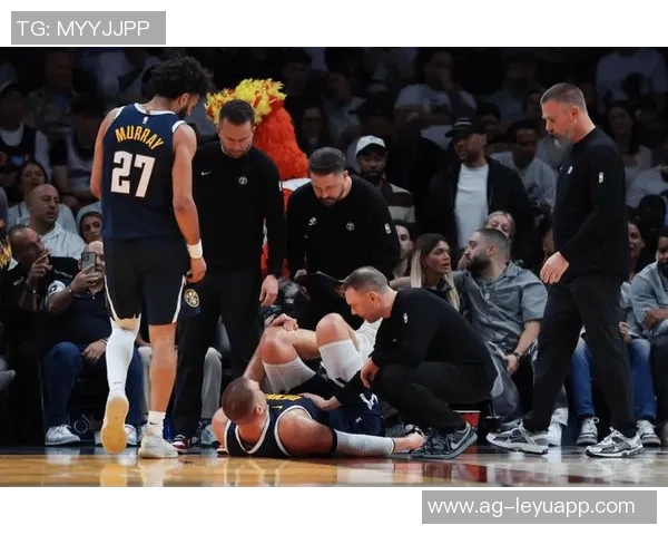 掘金队主力伤缺严重只剩穆雷孤军奋战球迷心痛不已